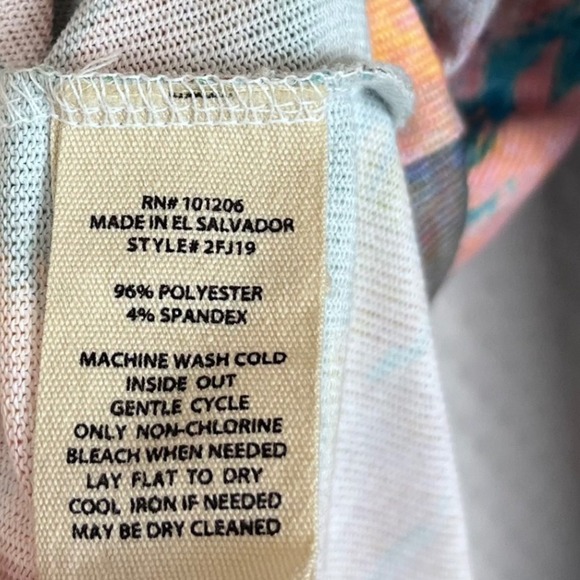 Soft Surroundings Size M Maile Tunic Floral 3/4 Sleeve Top (B573) - Picture 7 of 7